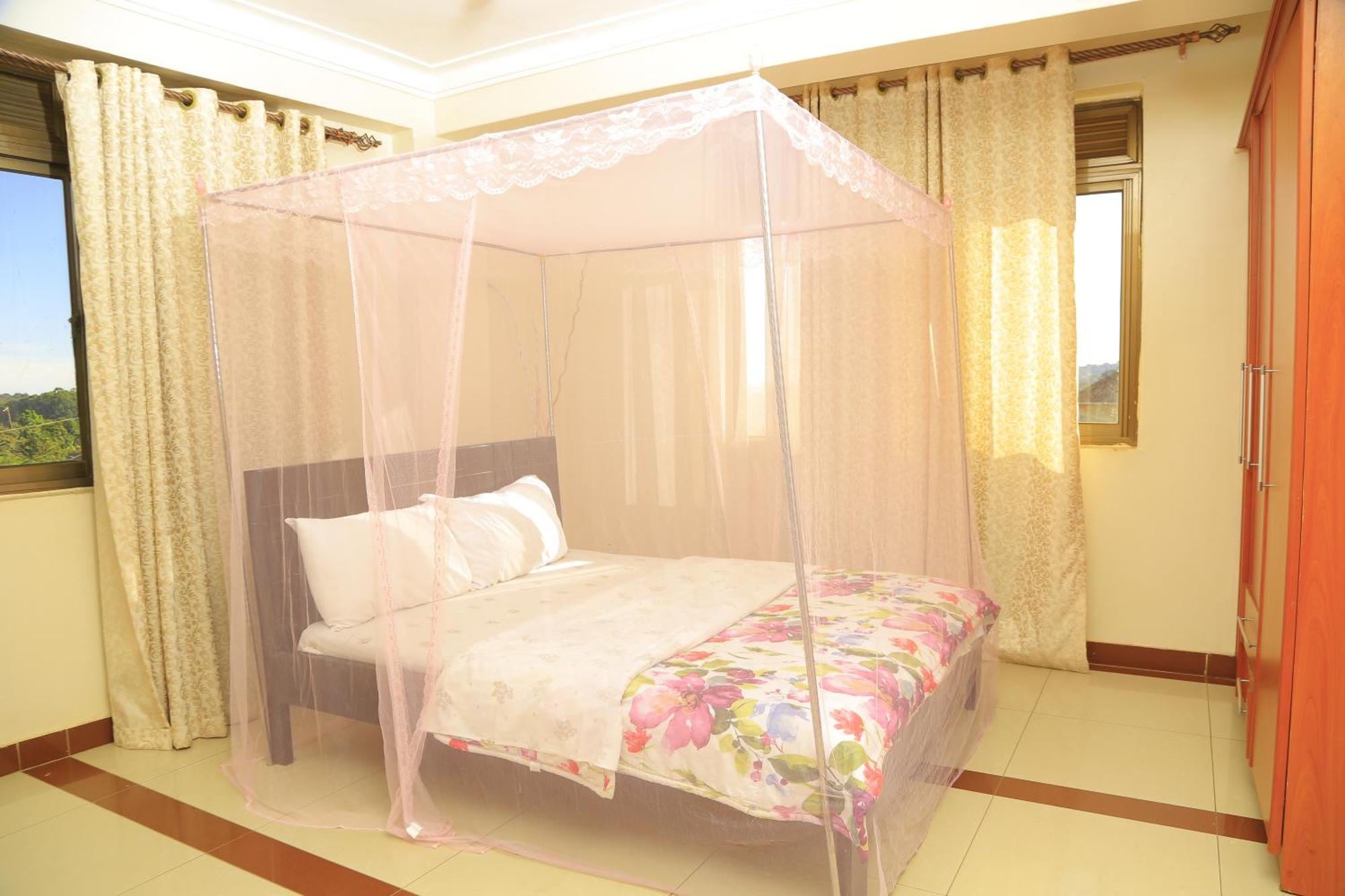 Airport Hotel เอนเทบเบ้ ภายนอก รูปภาพ