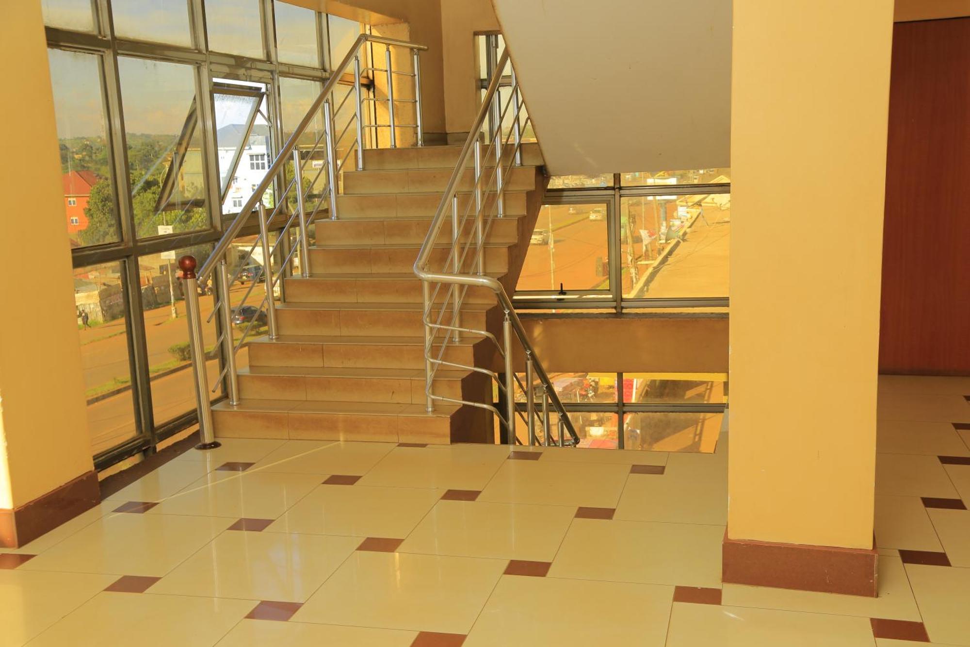 Airport Hotel เอนเทบเบ้ ภายนอก รูปภาพ